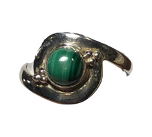 Load image into Gallery viewer, Malachite Sterling silver ring size 7     (DC245)
