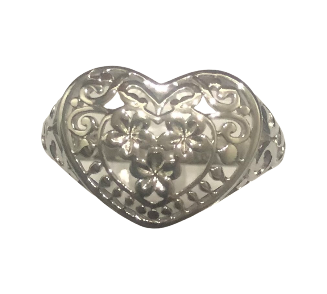 Sterling Silver Hearts ring available in sizes 6, 7, 8, 9, 10, 12, 13 (SS27)