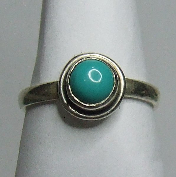 Turquoise sterling silver ring size 6   (AR2)