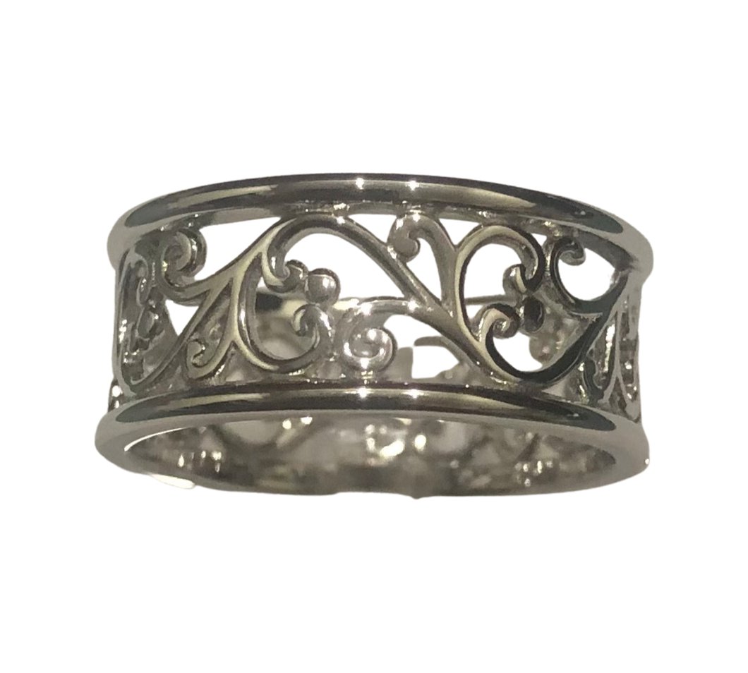 Sterling Silver Swirl band ring available in sizes    7, 9, 11, 12, 13   (SS32a)