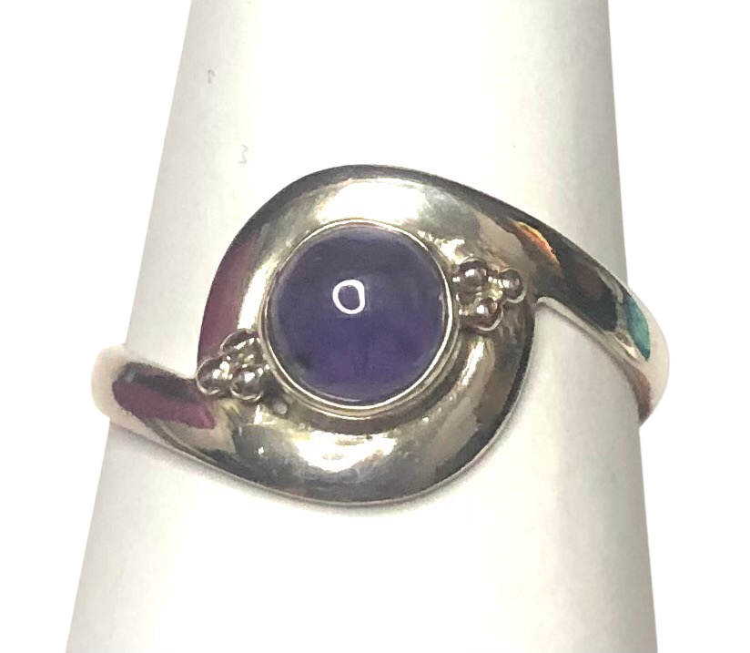 Amethyst Sterling Silver ring size 8  (DC238)