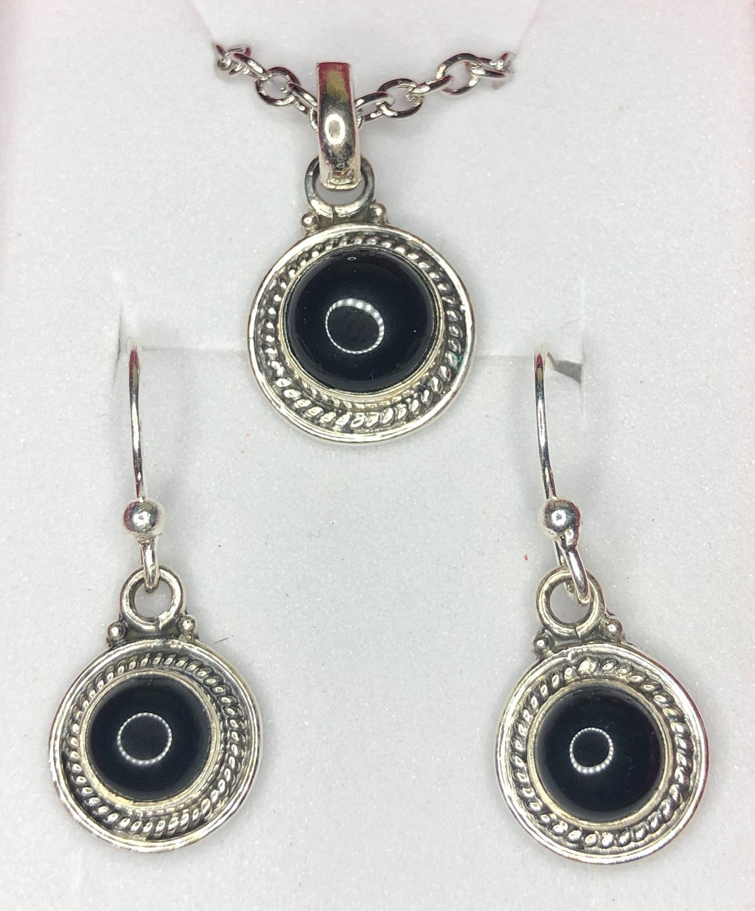 Black Onyx  sterling silver pendant and earrings set   (SET 22)