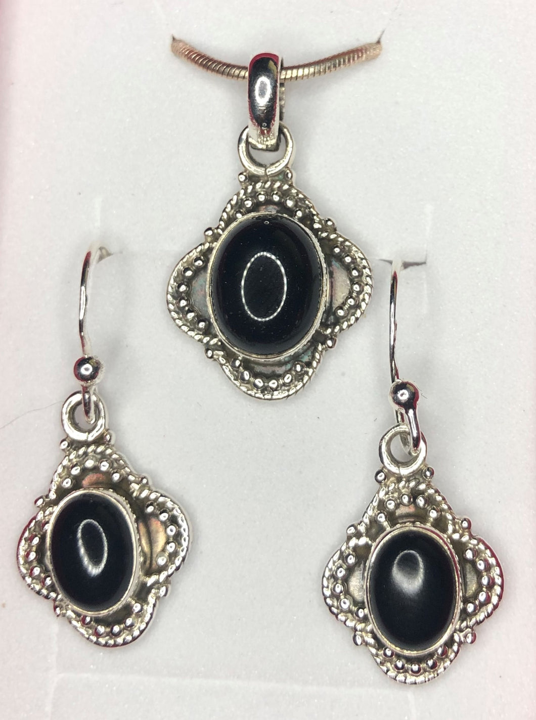 Black Onyx  sterling silver pendant and earrings set   (SET 40)