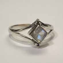 Load image into Gallery viewer, Moonstone sterling silver ring   14   (AR97)
