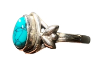 Load image into Gallery viewer, Turquoise Sterling silver ring 7     (DC37)
