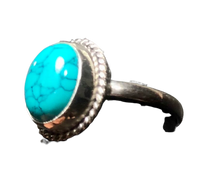 Load image into Gallery viewer, Turquoise Sterling silver ring 7 1/2    (DC288)
