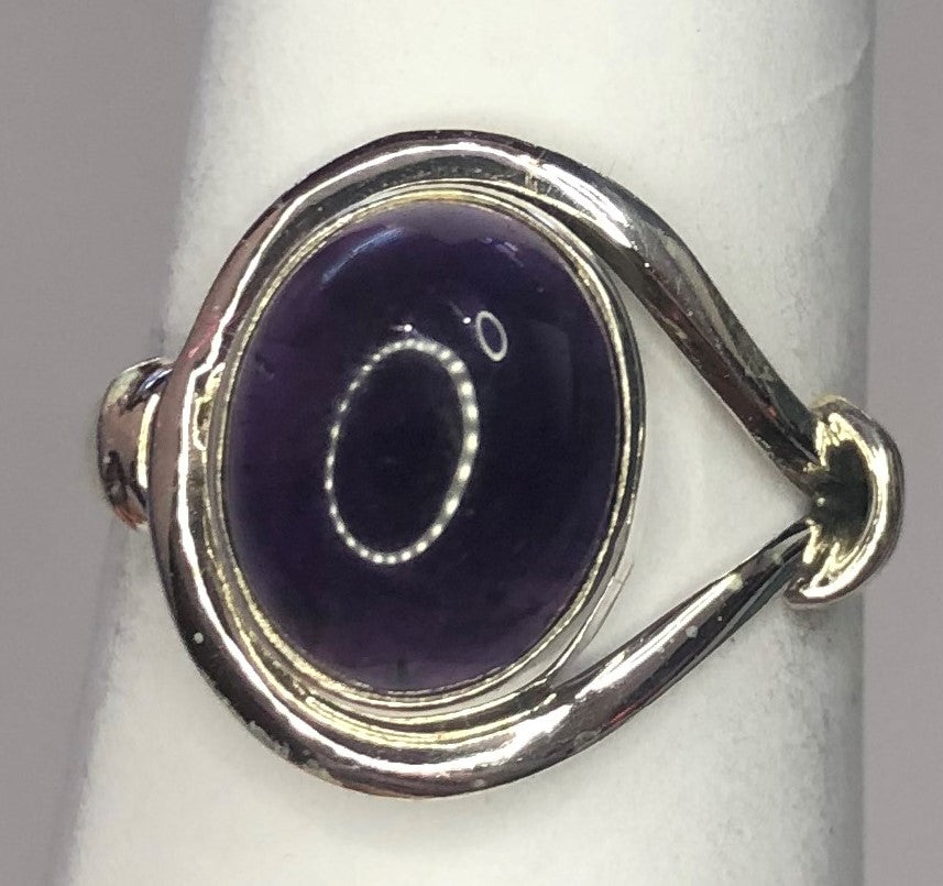 Amethyst sterling silver ring size 6   (AC71)