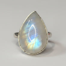 Load image into Gallery viewer, Moonstone sterling silver ring size 6  (AC96)
