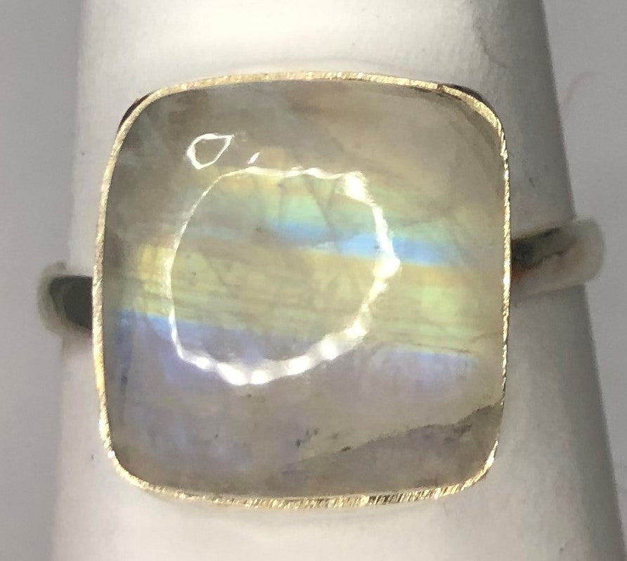 Moonstone sterling silver ring size 8   (AC111)