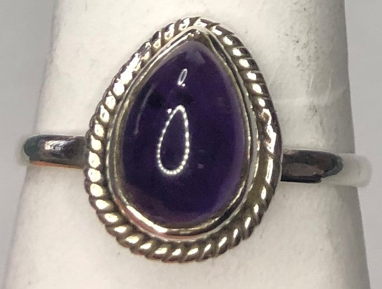 Amethyst sterling silver ring size 9   (AC178)