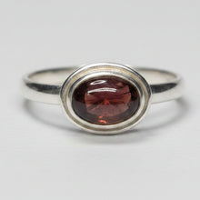 Load image into Gallery viewer, Garnet sterling silver ring size 9   (AC199)
