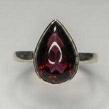 Load image into Gallery viewer, Garnet sterling silver ring size 7   (AC210)
