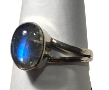 Load image into Gallery viewer, Labradorite Sterling silver ring size 4    (ER34f)
