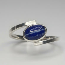 Load image into Gallery viewer, Lapis Lazuli Sterling Silver  ring size 6   (AC252)
