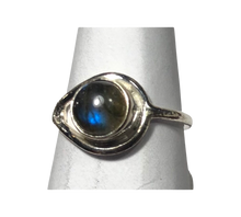 Load image into Gallery viewer, Labradorite Sterling silver ring size 3   (ER53a)

