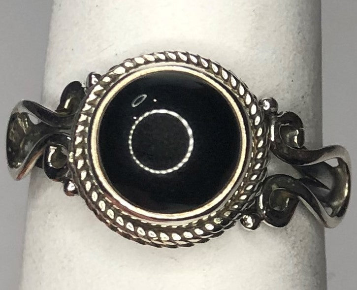Black Onyx Sterling silver ring size 7   (AC279)
