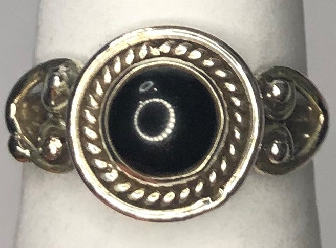 Black Onyx Sterling silver ring size 6   (AC294)