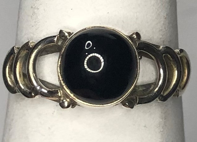 Black Onyx Sterling silver ring size 7   (AC297)