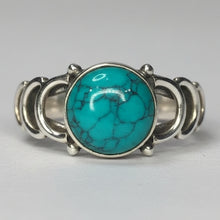 Load image into Gallery viewer, Turquoise Sterling silver ring size 7   (AC298)

