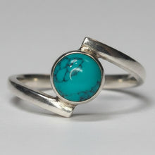Load image into Gallery viewer, Turquoise Sterling silver ring size 7   (AC325)
