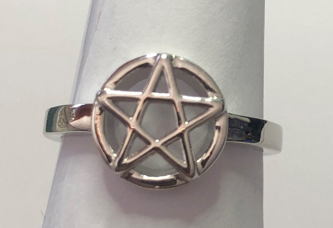 Pentagram Sterling silver ring   sizes 4, 6 (AS52)