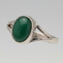 Load image into Gallery viewer, Malachite sterling silver ring size 4   (AD15a)
