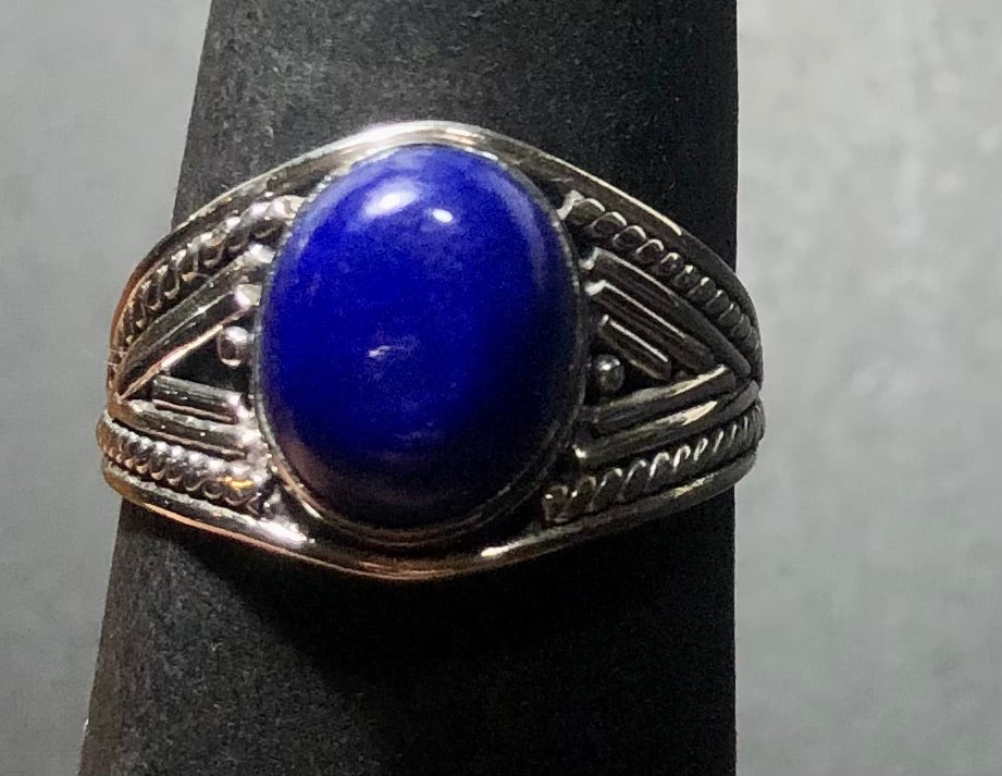 Lapis Lazuli Sterling silver ring sizes   8 1/2   (DC361)