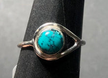 Load image into Gallery viewer, Turquoise Sterling silver ring size 5    (ER55j)
