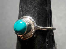 Load image into Gallery viewer, Turquoise Sterling silver ring size 4   (ER55k)
