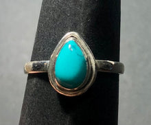 Load image into Gallery viewer, Turquoise Sterling silver ring 8     (DC29a)
