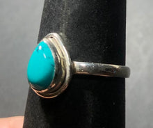 Load image into Gallery viewer, Turquoise Sterling silver ring 8     (DC29a)
