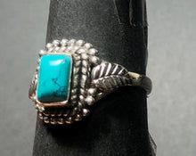 Load image into Gallery viewer, Turquoise Sterling silver ring size 6  (ER25c)
