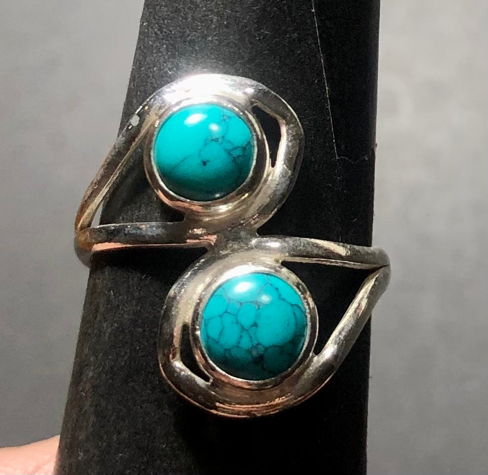 Turquoise Sterling silver ring size 6 1/2   (DC80)