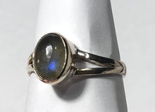Load image into Gallery viewer, Labradorite Sterling silver ring size 3    (ER34d)
