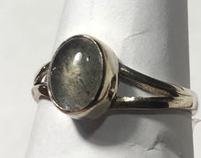 Load image into Gallery viewer, Labradorite Sterling silver ring size 7    (ER34h)
