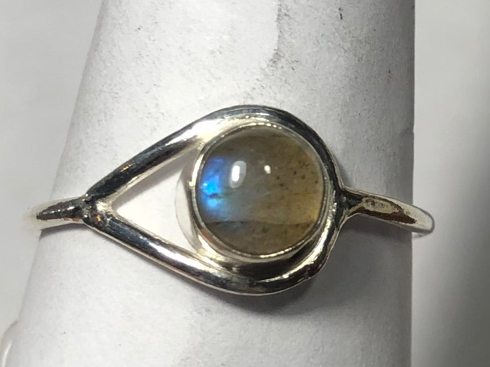 Labradorite Sterling silver ring size 9    (ER53j)