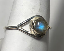 Load image into Gallery viewer, Labradorite Sterling silver ring size 9    (ER53j)
