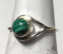 Load image into Gallery viewer, Malachite Sterling silver ring size 7     (ER54g)
