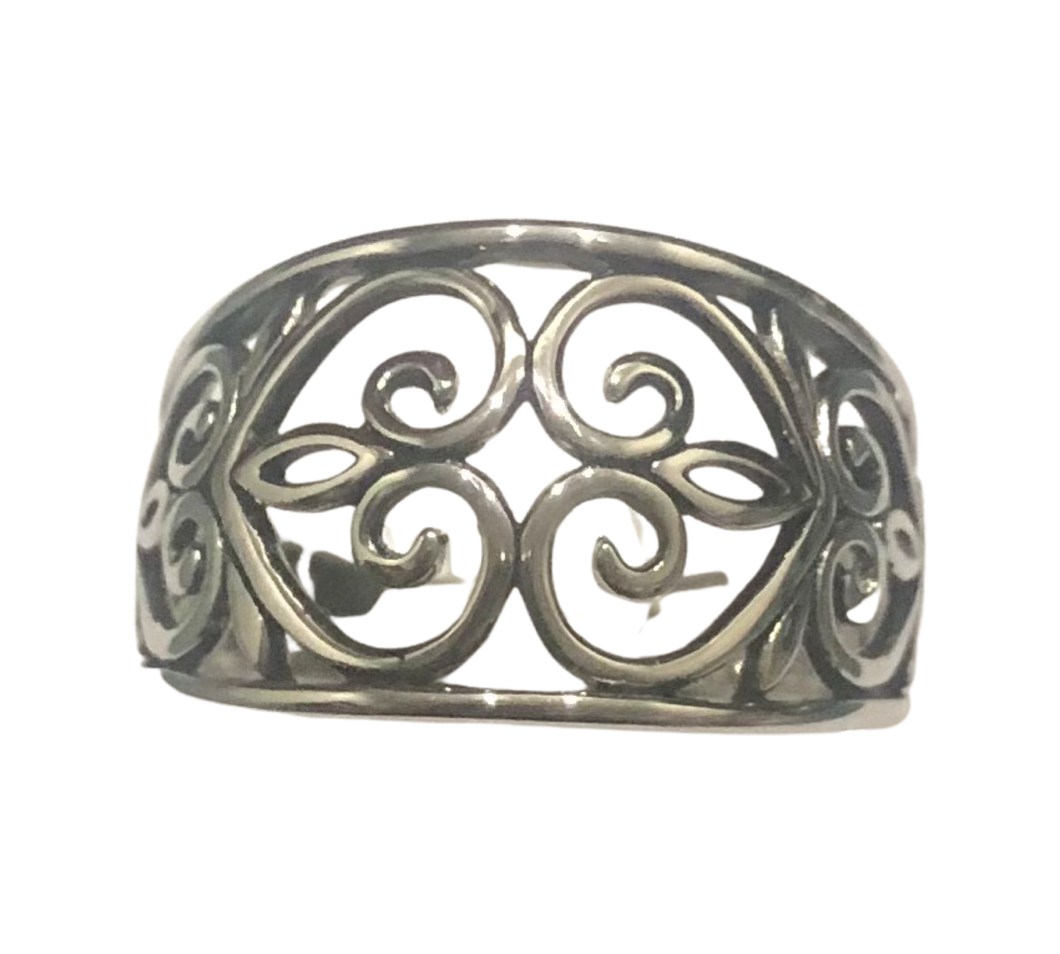 Sterling Silver Hearts ring available in sizes  7, 8, 13   (SS28)