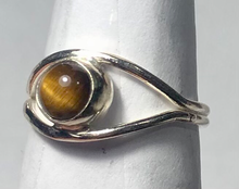 Load image into Gallery viewer, Tigers Eye sterling silver ring size 7   (DC203)
