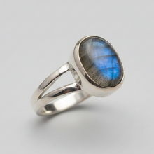 Load image into Gallery viewer, Labradorite Sterling silver ring size 14    (ER34g)
