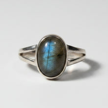 Load image into Gallery viewer, Labradorite Sterling silver ring size 3    (ER34d)
