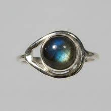 Load image into Gallery viewer, Labradorite Sterling silver ring size 3   (ER53a)
