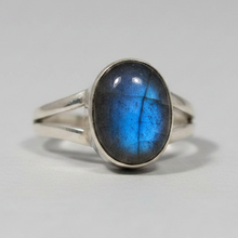 Load image into Gallery viewer, Labradorite Sterling silver ring size 4    (ER34f)
