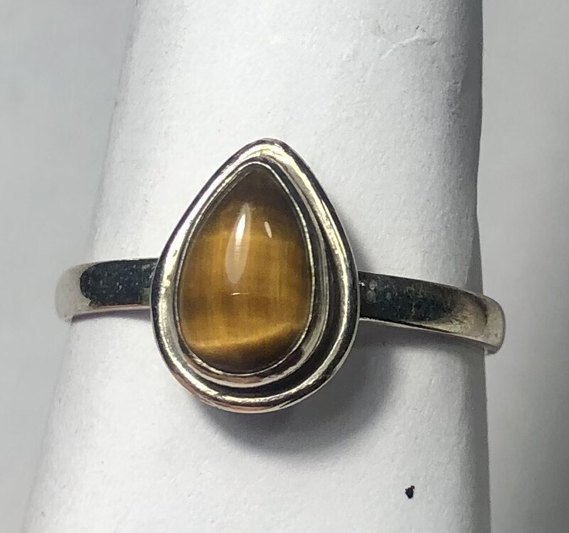 Tigers Eye sterling silver ring size 9   (DC28)