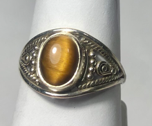 Load image into Gallery viewer, Tigers Eye Sterling silver ring size 8    (ER01f)
