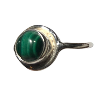 Load image into Gallery viewer, Malachite Sterling silver ring size 3     (ER54h)
