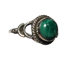 Load image into Gallery viewer, Malachite Sterling silver ring size 3     (ER43c)
