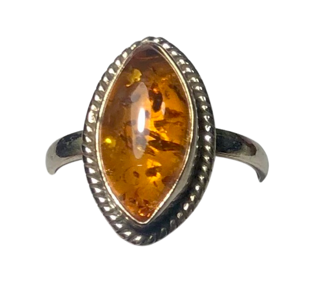 Amber Sterling silver ring sizes 6   (DC22)