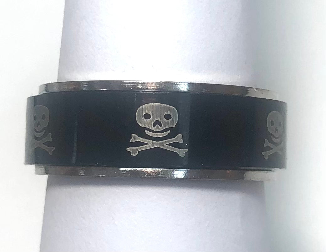 Fidget ring - black spinner with skulls   (FR28)